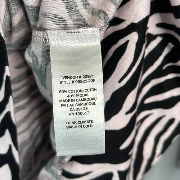 NORTHERN REFLECTIONS NWOT Pale Pink Black Zebra Print Pullover Top 3/4 Sleeve M - Picture 8 of 11